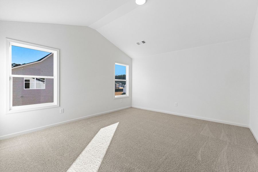 Spacious, unfurnished interior of a new home in Standing Oaks, Senoia (Image 40).