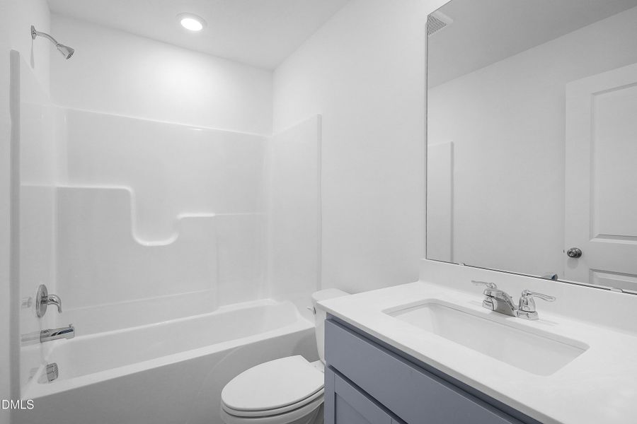 SUN_ElmGrove_Pic_Wyatt_Bath3_2of2