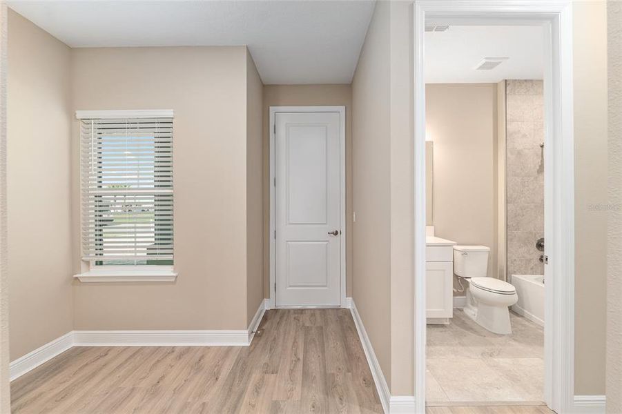 Spacious, unfurnished interior of a new home in , Ocala (Image 52).