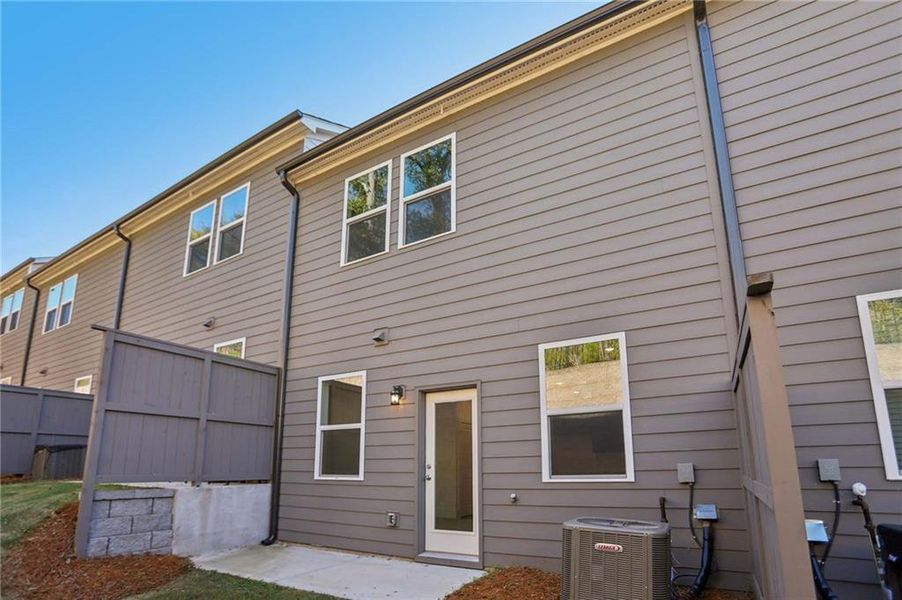 Exterior details and patio area of a home in Park Vue, Atlanta (Image 4).
