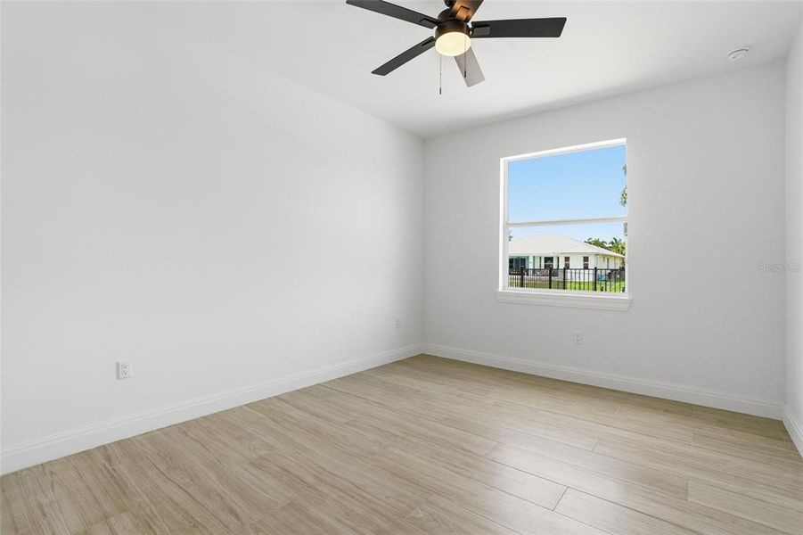 Spacious, unfurnished interior of a new home in , Cape Coral (Image 41).