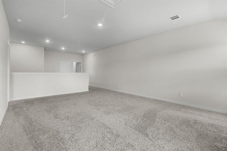 Spacious, unfurnished interior of a new home in Cibolo Hills, Fort Worth (Image 34). Spacious, unfurnished interior of a new home in Cibolo Hills, Fort Worth (Image 34).