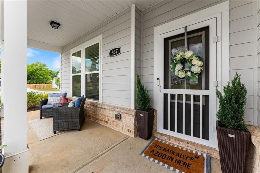 Exterior details and patio area of a home in , Dacula (Image 4).