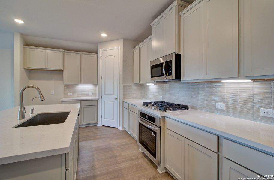 Furnished interior view inside a new home in Sunflower Ridge, New Braunfels (Image 6).