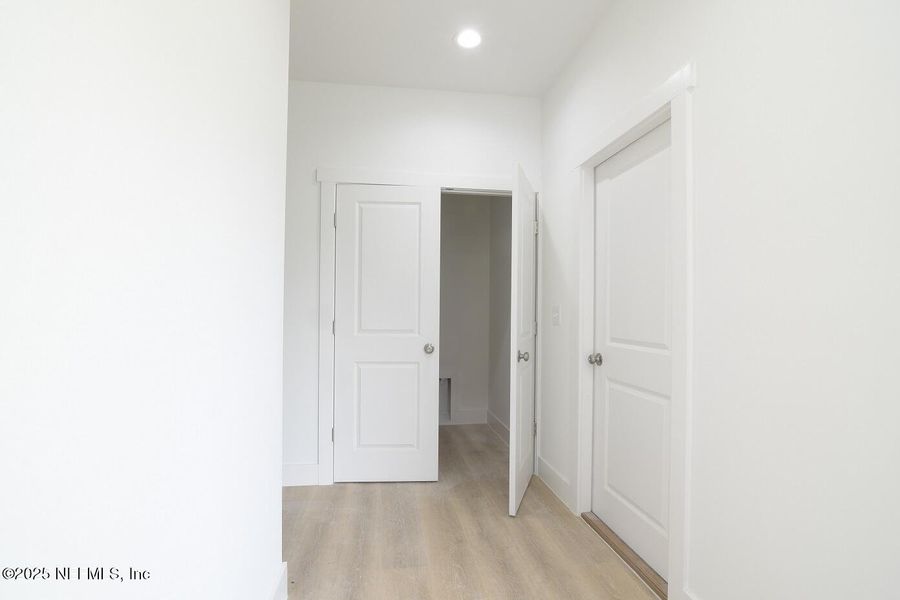 Spacious, unfurnished interior of a new home in , Jacksonville (Image 22).