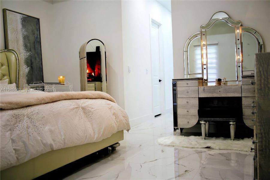 Furnished interior view inside a new home in , Cape Coral (Image 12).