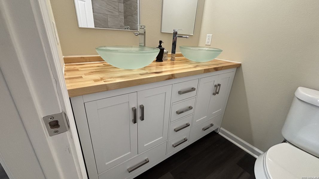 Image 32 of a home in .