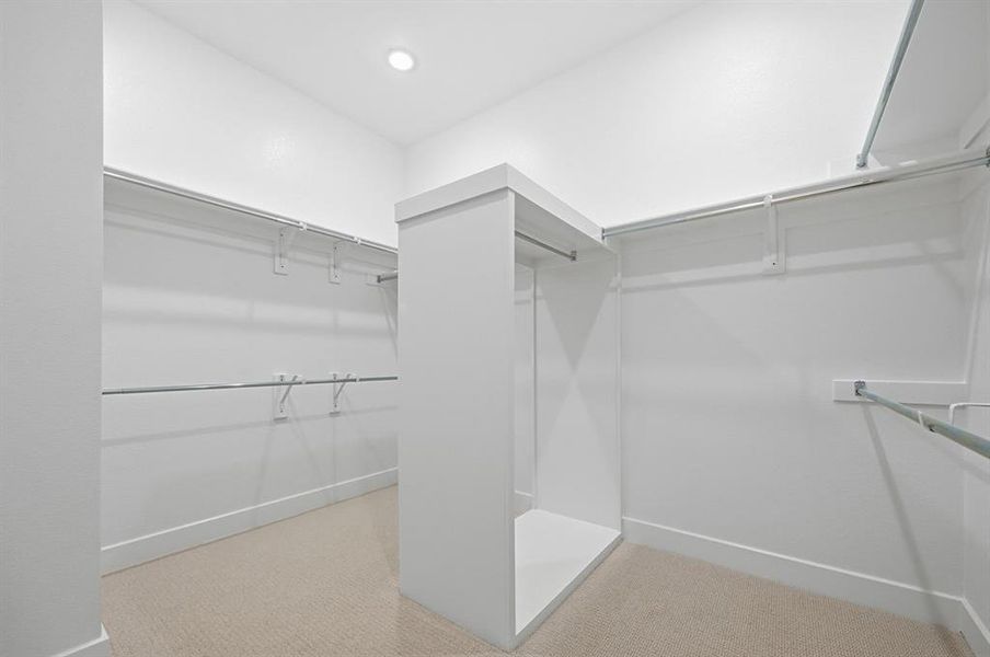 Spacious, unfurnished interior of a new home in Quail Hollow: 72ft. lots, Rockwall (Image 14).