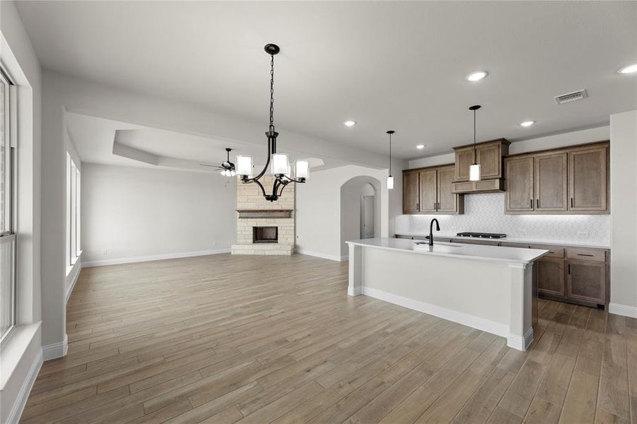 17. 705 Soprano - Dining (2)