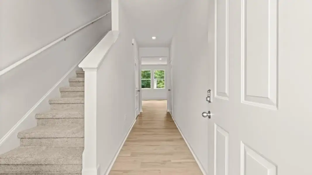 Spacious, unfurnished interior of a new home in Oakleigh Glen, Dallas (Image 18).