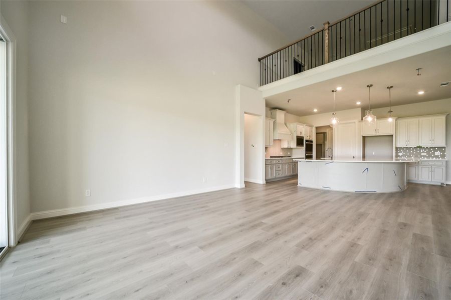 Spacious, unfurnished interior of a new home in Del Bello Lakes 60', Manvel (Image 41). Spacious, unfurnished interior of a new home in Del Bello Lakes 60', Manvel (Image 41).