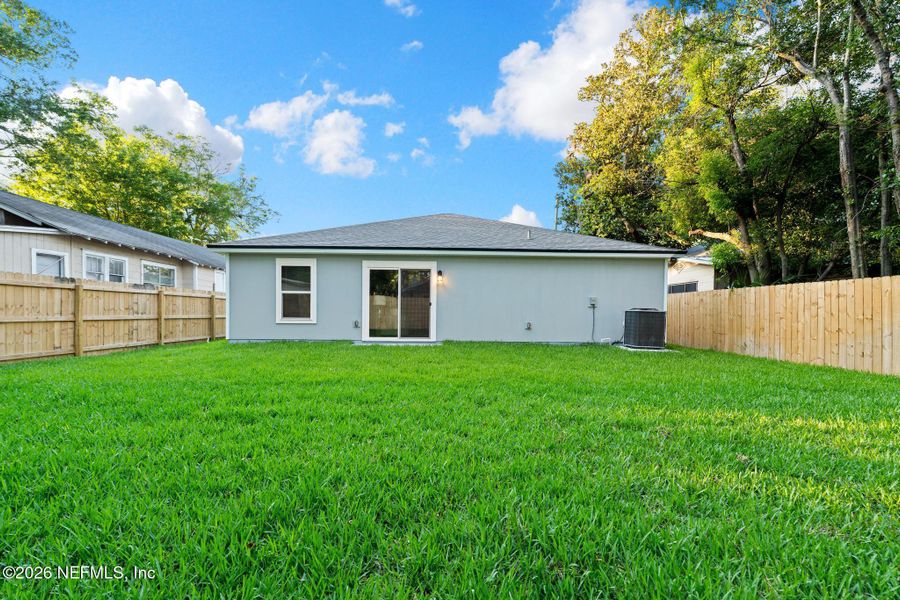 Exterior details and patio area of a home in , Jacksonville (Image 4).