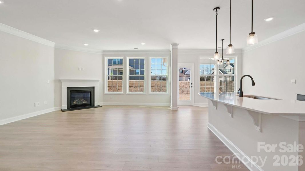 Spacious, unfurnished interior of a new home in Sylvan Creek, Denver (Image 12).