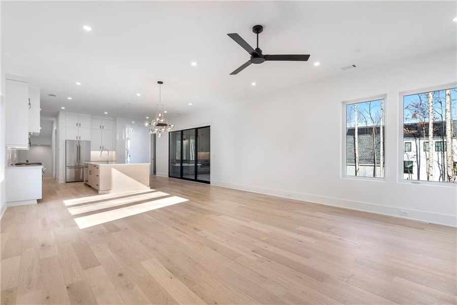 Spacious, unfurnished interior of a new home in Aster, Roswell (Image 53).