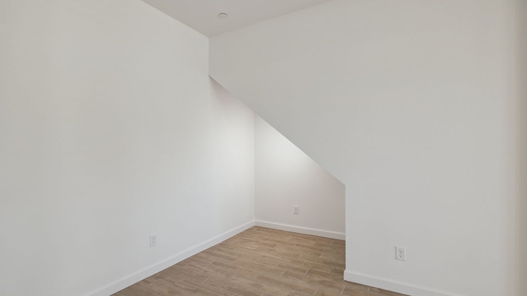 Spacious, unfurnished interior of a new home in The Buttes at Mystic, Peoria (Image 18). Spacious, unfurnished interior of a new home in The Buttes at Mystic, Peoria (Image 18).
