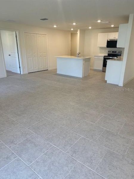 Spacious, unfurnished interior of a new home in Palm Coast, Palm Coast (Image 6).