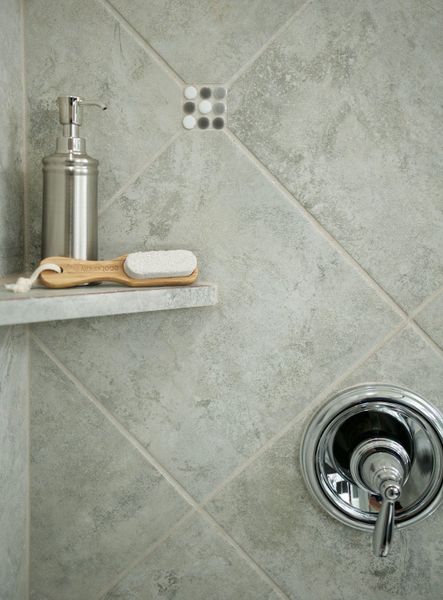 Representative interior finishes for a home built from the Sweetwater by Pulte Homes in Saddleback at Santa Rita Ranch, Liberty Hill (Image 17).