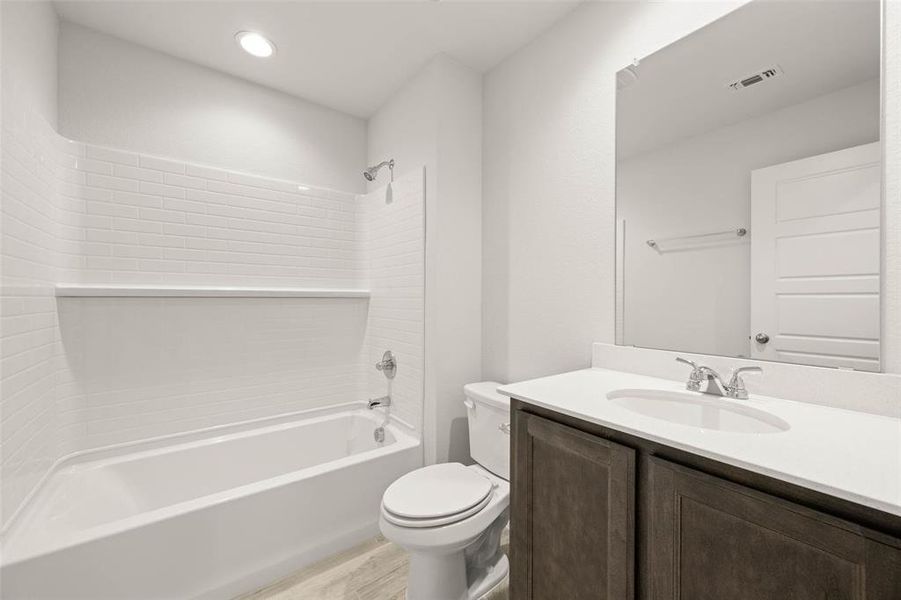 Furnished interior view inside a new home in Mountain Valley, Burleson (Image 15).