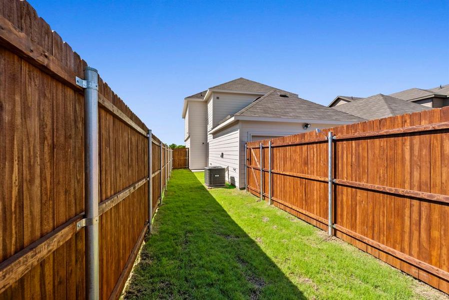 Exterior details and patio area of a home in Orchard Village, Fort Worth (Image 4).