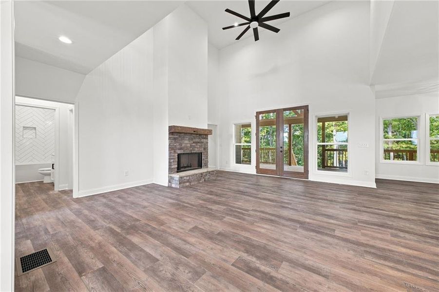 Spacious, unfurnished interior of a new home in , Cedartown (Image 33).