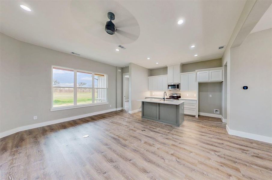 Spacious, unfurnished interior of a new home in , Wills Point (Image 19).