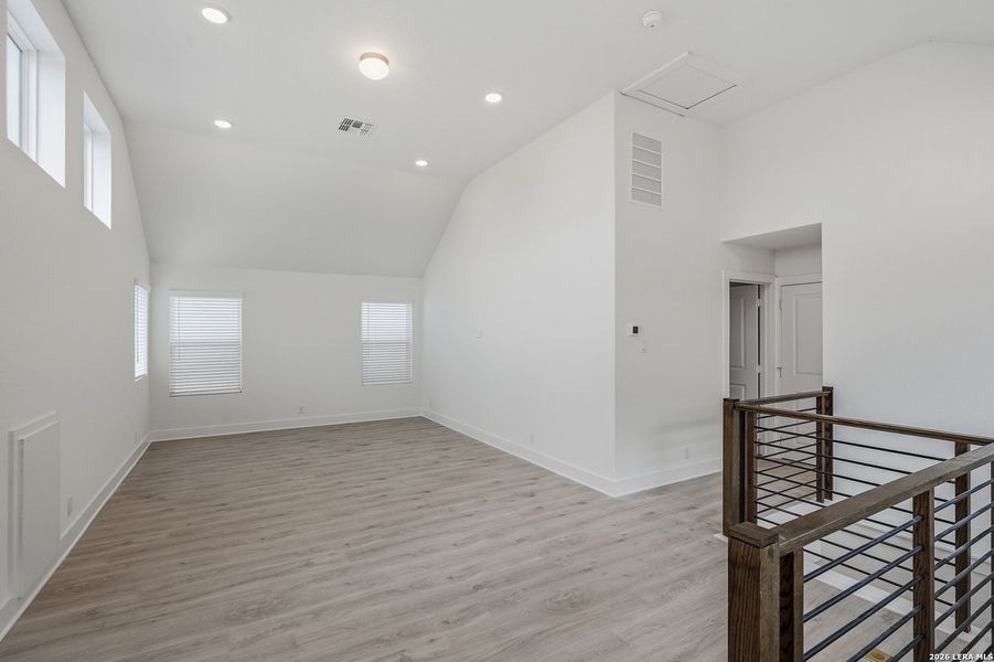 Spacious, unfurnished interior of a new home in Prominence, San Antonio (Image 34).