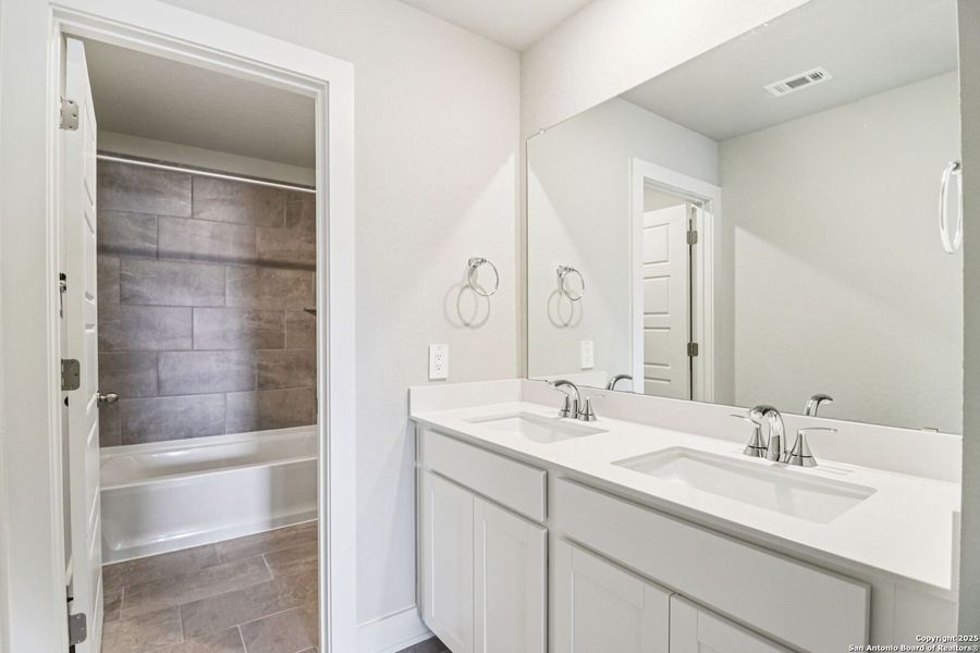 Furnished interior view inside a new home in Thomas Pond, San Antonio (Image 5). Furnished interior view inside a new home in Thomas Pond, San Antonio (Image 5).