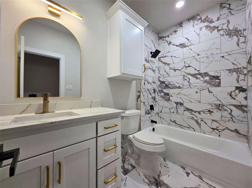 Furnished interior view inside a new home in , Granbury (Image 12).