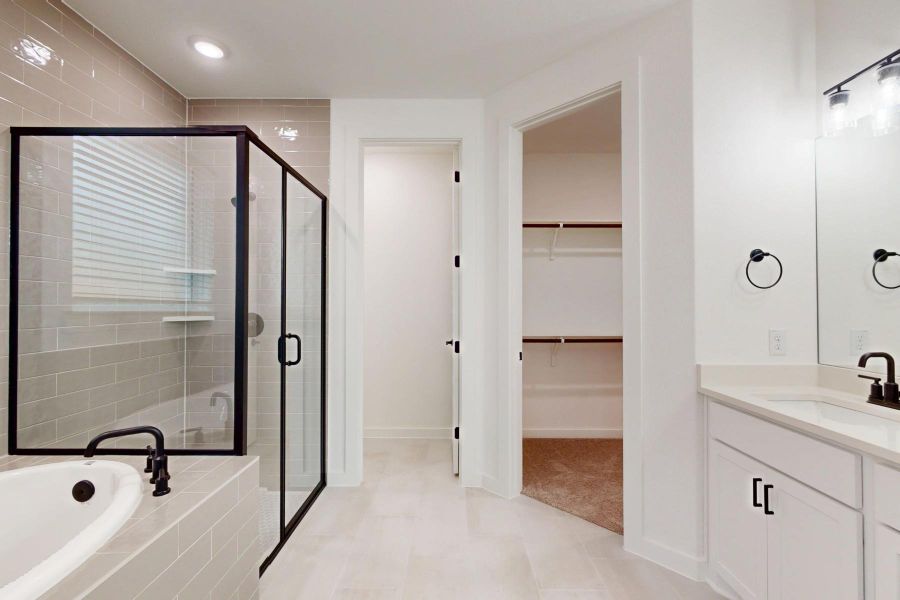 Furnished interior view inside a new home in Edgewood, Leander (Image 10).