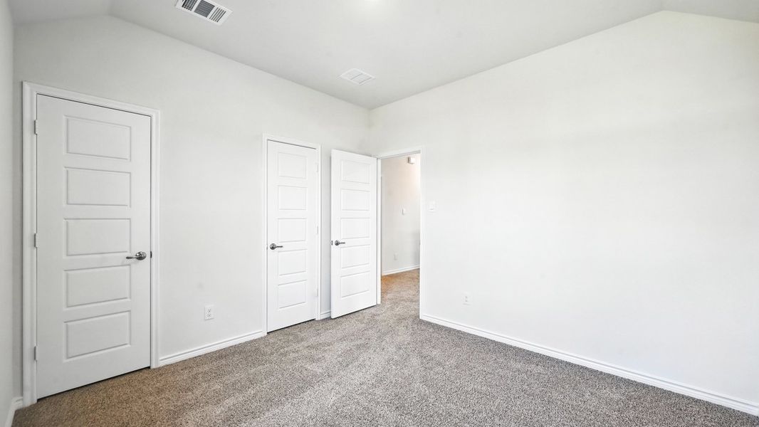 Representative unfurnished interior of a home built from the Aquamarine by D.R. Horton in Silverado, Aubrey (Image 16).