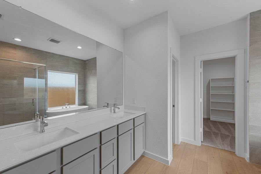 Furnished interior view inside a new home in Grand Mason Crossing, Katy (Image 8).