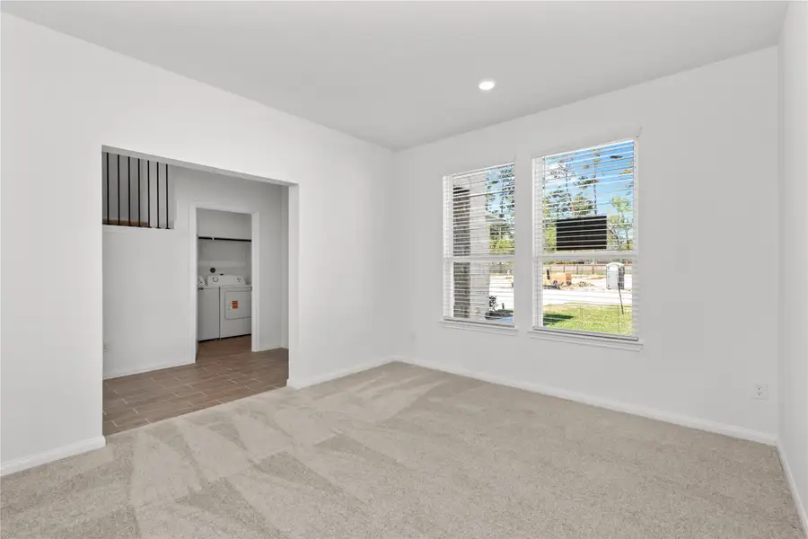 Spacious, unfurnished interior of a new home in Harmony Cove, Humble (Image 19).
