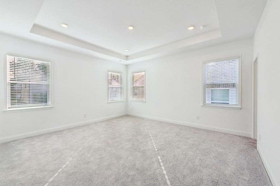 Spacious, unfurnished interior of a new home in Auburn Glen, Dacula (Image 15).
