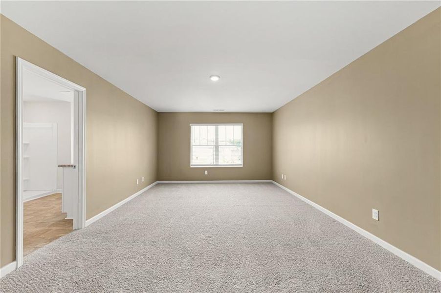 Spacious, unfurnished interior of a new home in , Dallas (Image 19).