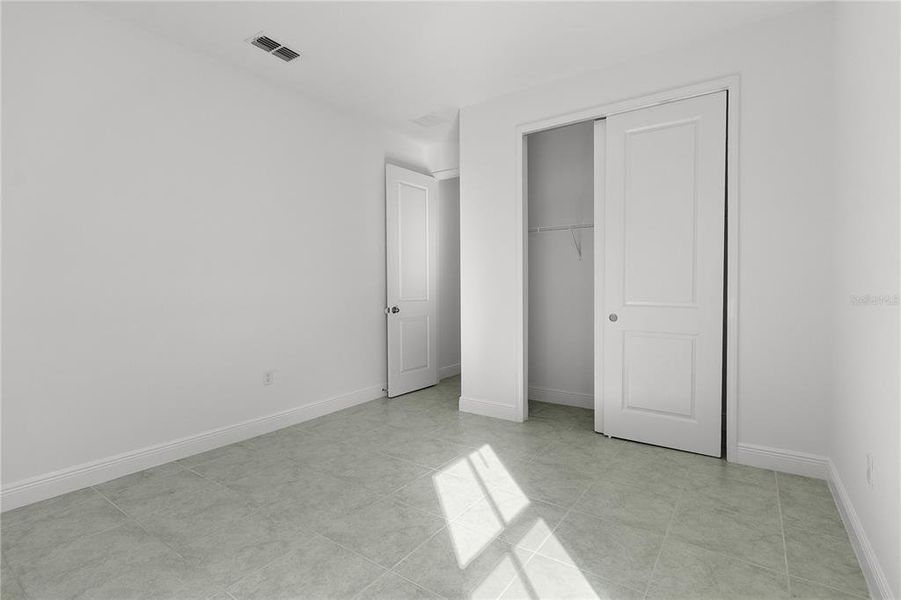 Spacious, unfurnished interior of a new home in Summerdale Park at Lake Nona, Orlando (Image 25).