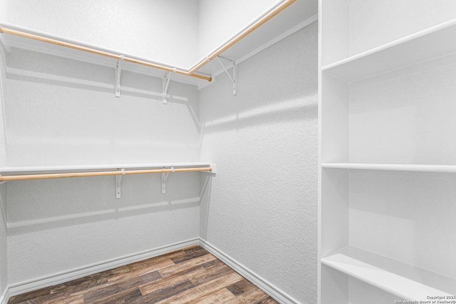 Spacious, unfurnished interior of a new home in , Natalia (Image 18).