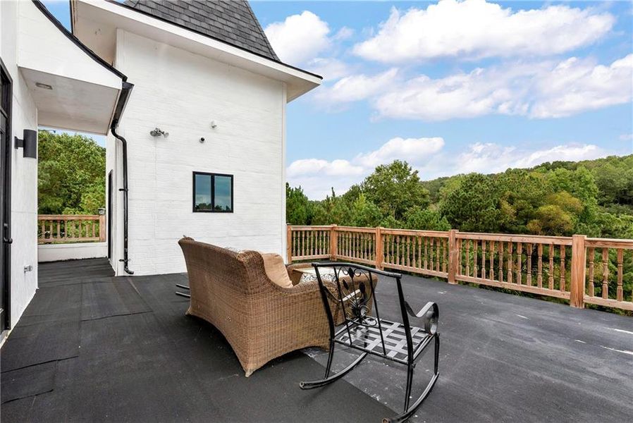 Exterior details and patio area of a home in , Auburn (Image 25).