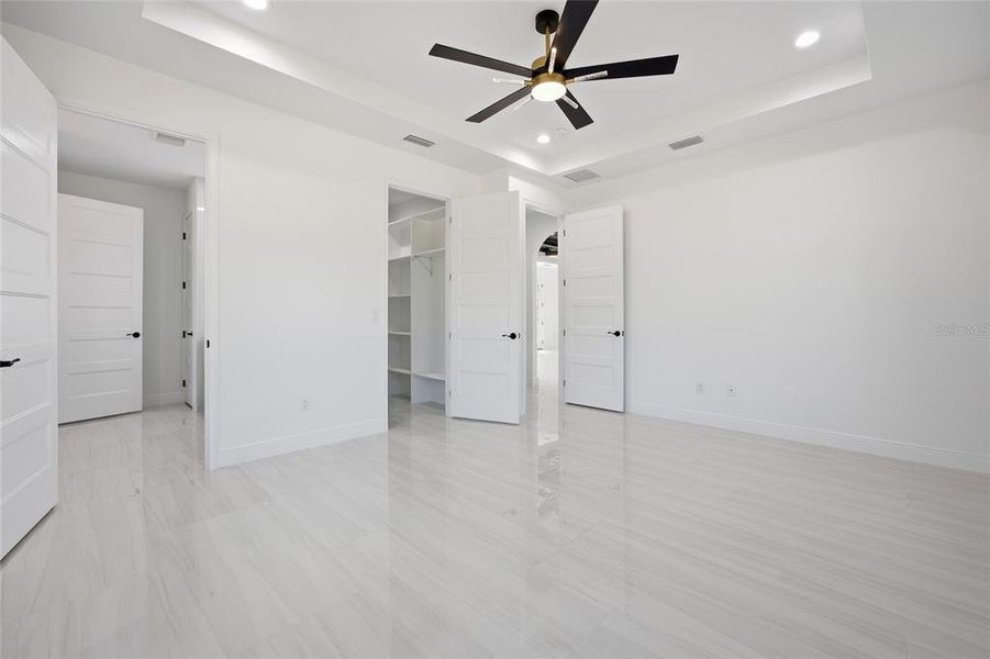 Spacious, unfurnished interior of a new home in , Ocala (Image 41).