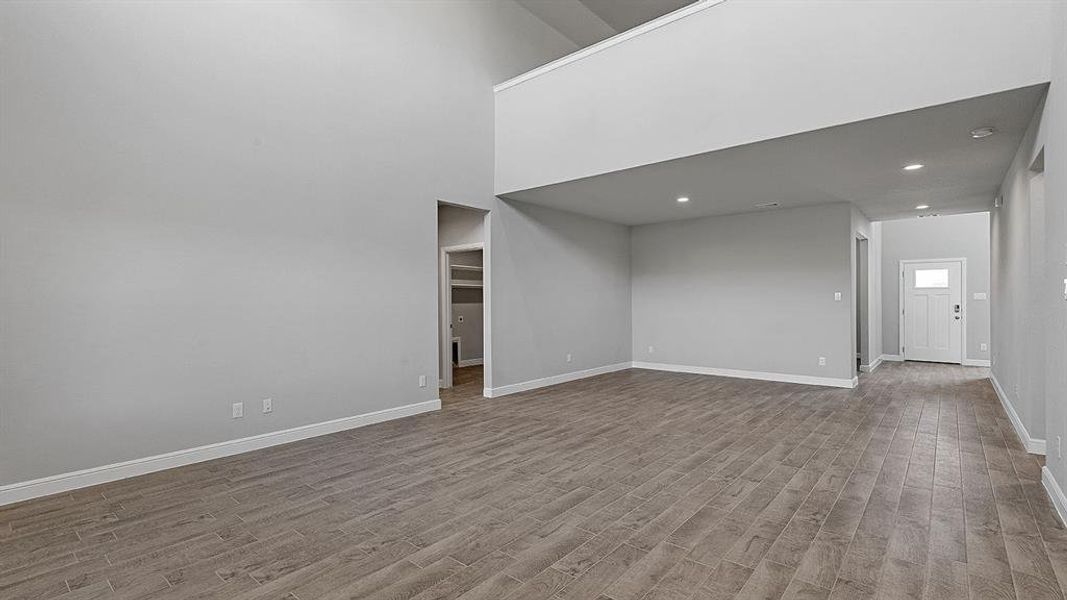 Spacious, unfurnished interior of a new home in Sandstone Estates, Granbury (Image 36).