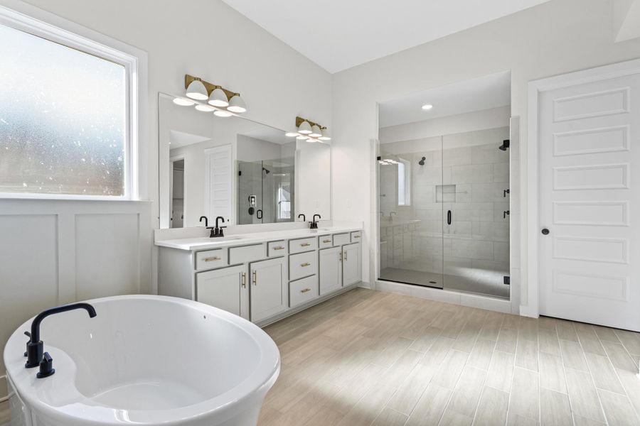 Furnished interior view inside a new home in White Oak, Arlington (Image 15).