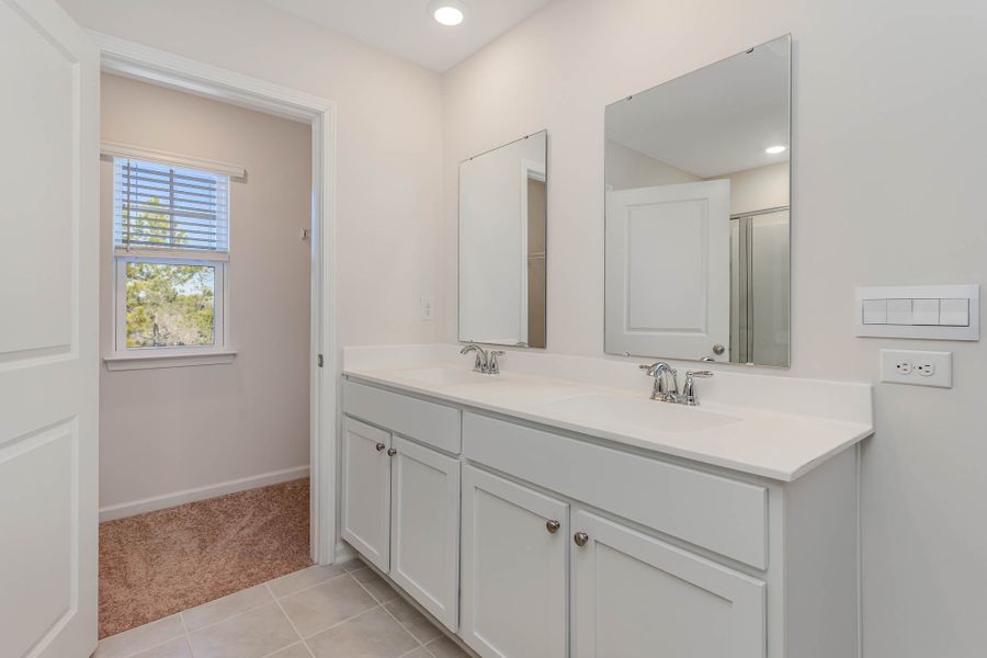Representative furnished interior of a home built from the HAYDEN by D.R. Horton in Island Green, Myrtle Beach (Image 5).