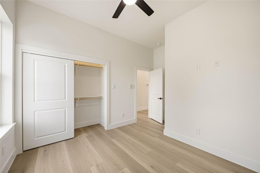 Spacious, unfurnished interior of a new home in , Houston (Image 26).
