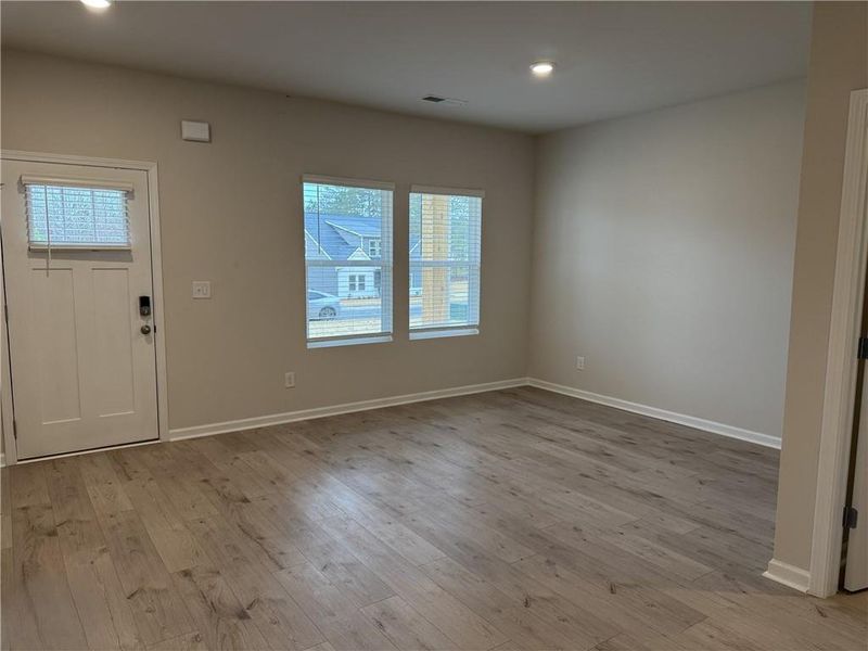 Spacious, unfurnished interior of a new home in Southern Hills, McDonough (Image 25).
