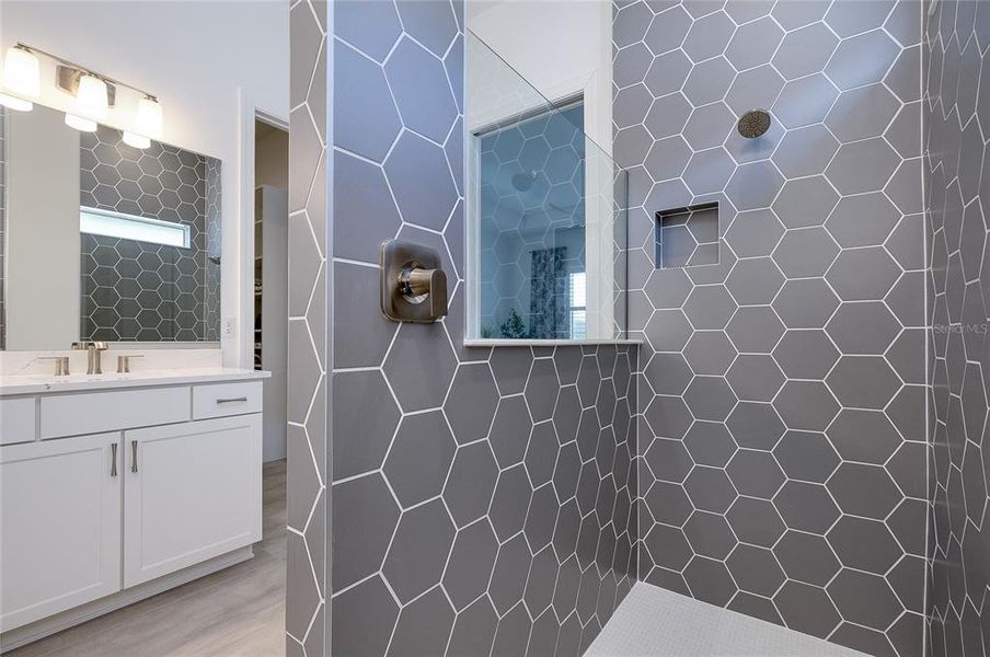 Close-up of interior finishes inside a home in , Englewood (Image 20).