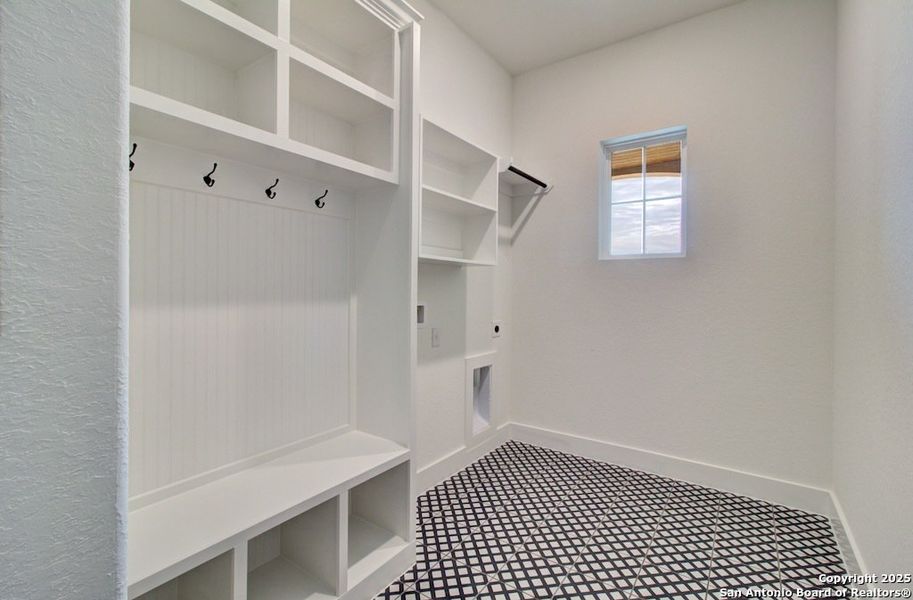 Furnished interior view inside a new home in Verandas at the Rim, San Antonio (Image 18).