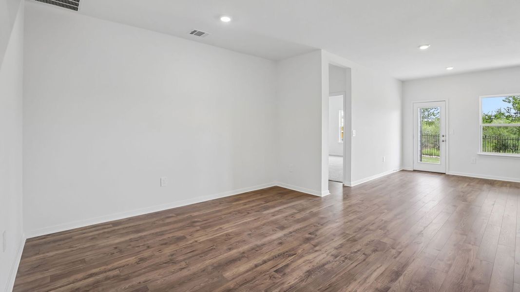 Spacious, unfurnished interior of a new home in Prairie Lakes, Buda (Image 29).