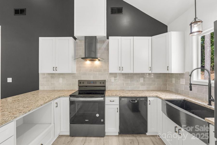 Image 36 of a home in .