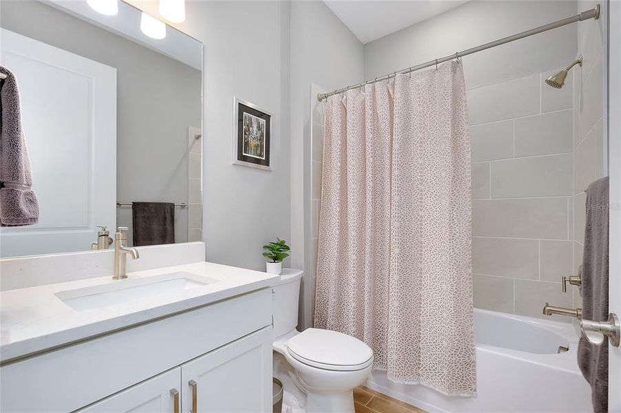 Furnished interior view inside a new home in , Englewood (Image 57).