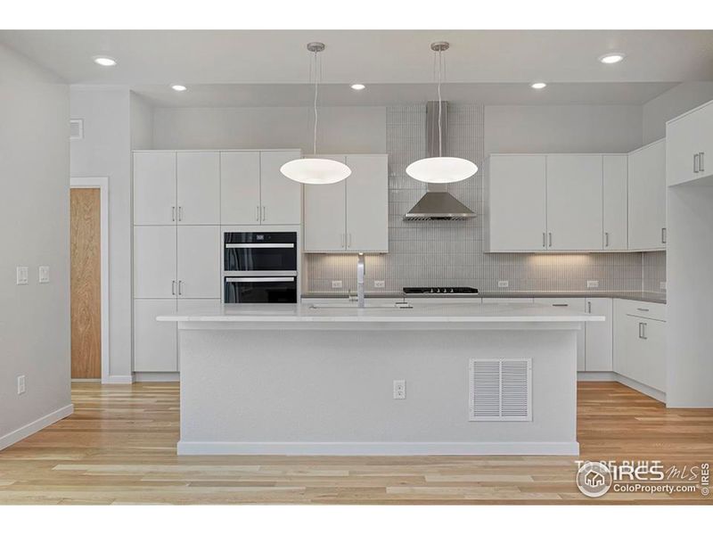 Kitchen Island with seating for four