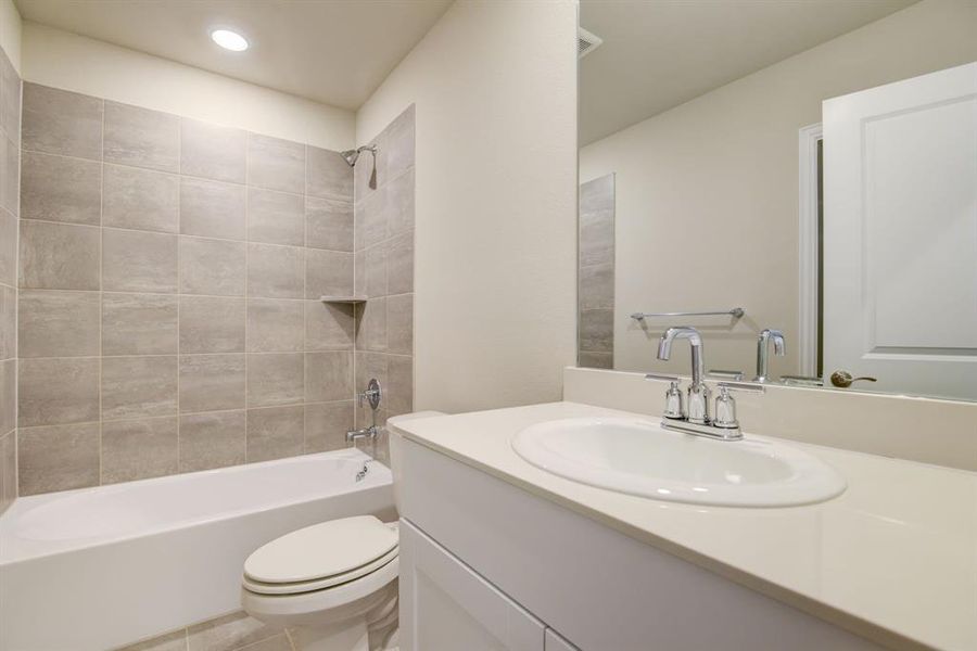 Furnished interior view inside a new home in Stratton Place, Greenville (Image 4).
